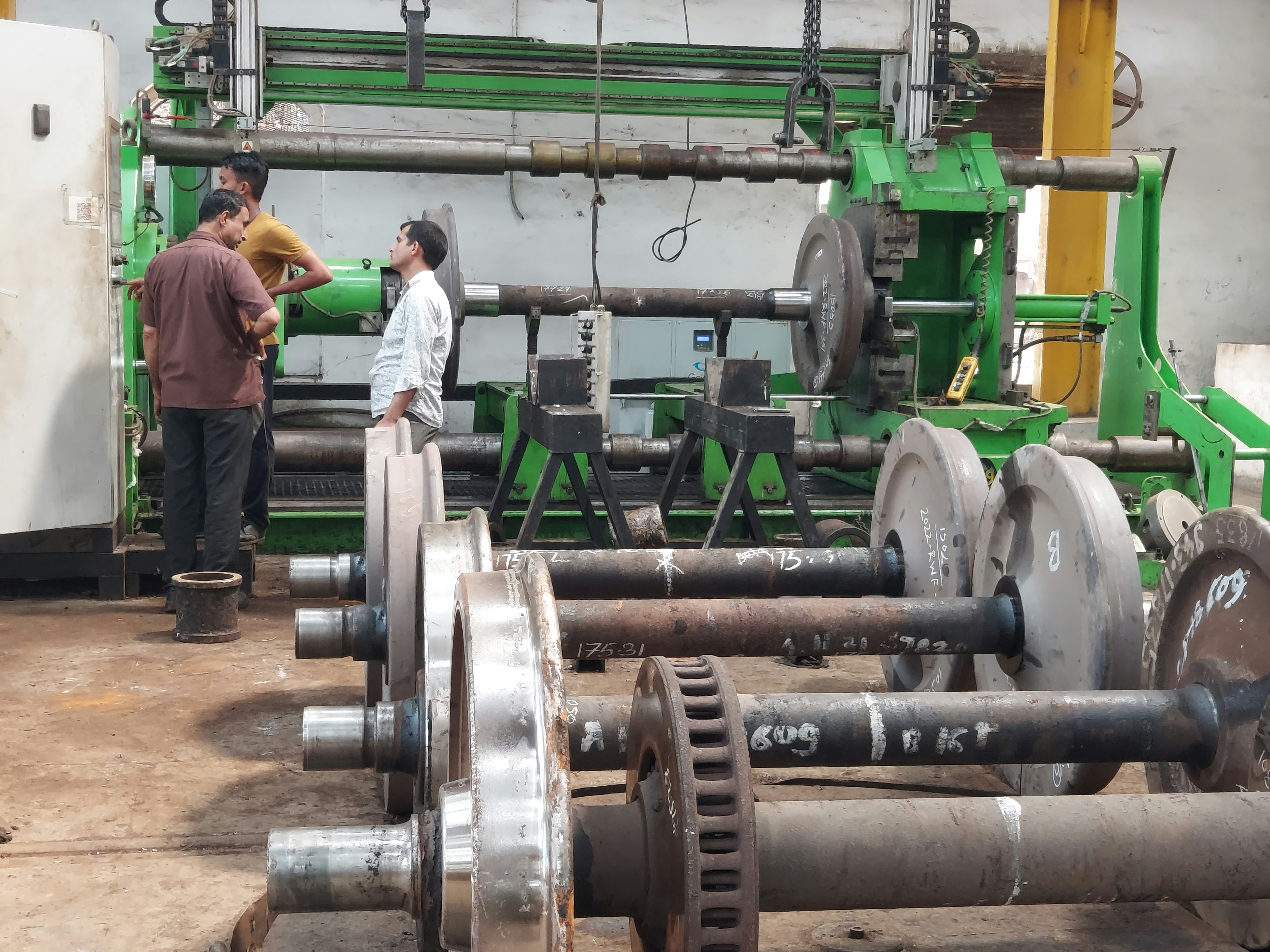 Beli Pembongkaran Seng dan Besi Konstruksi Bekas